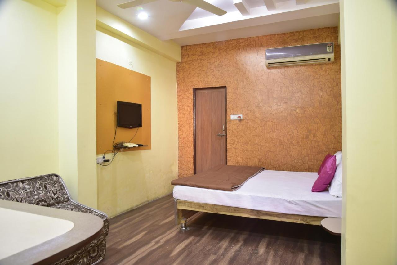 Hotel Drishti Inn Khāpri Exterior photo