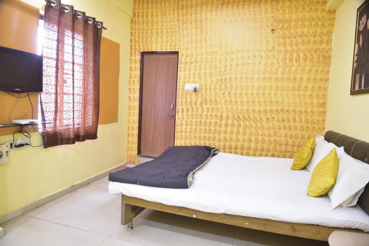 Hotel Drishti Inn Khāpri Exterior photo
